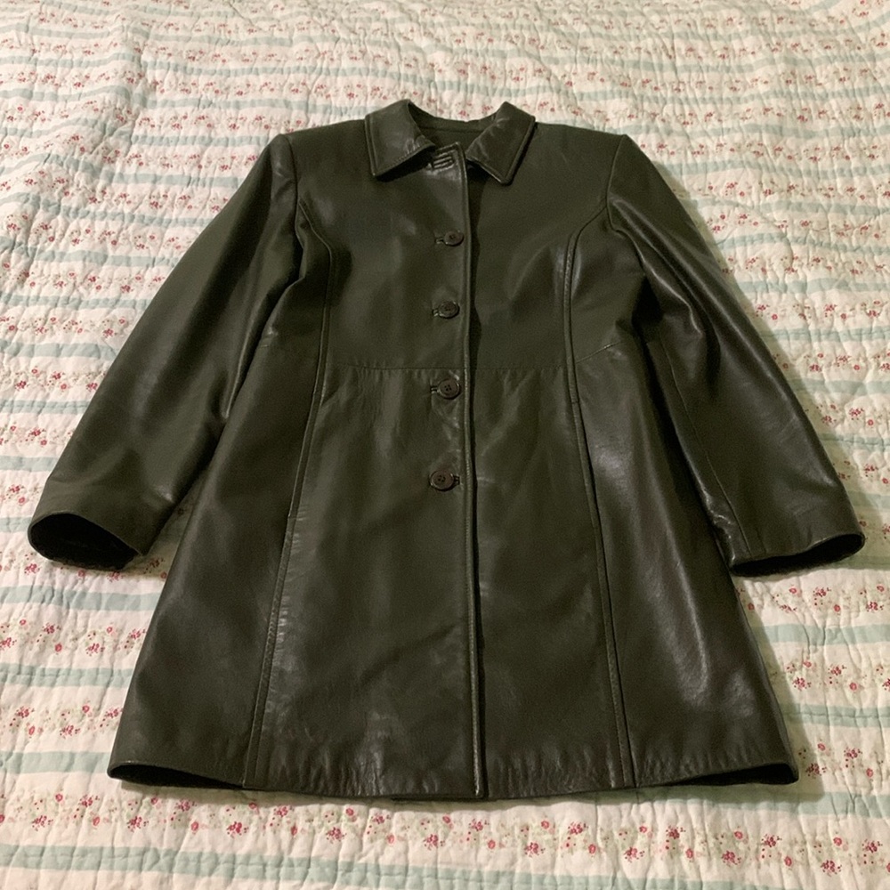 Luxurious moss green Danier lamb skin leather jacket. Size US 6-8.